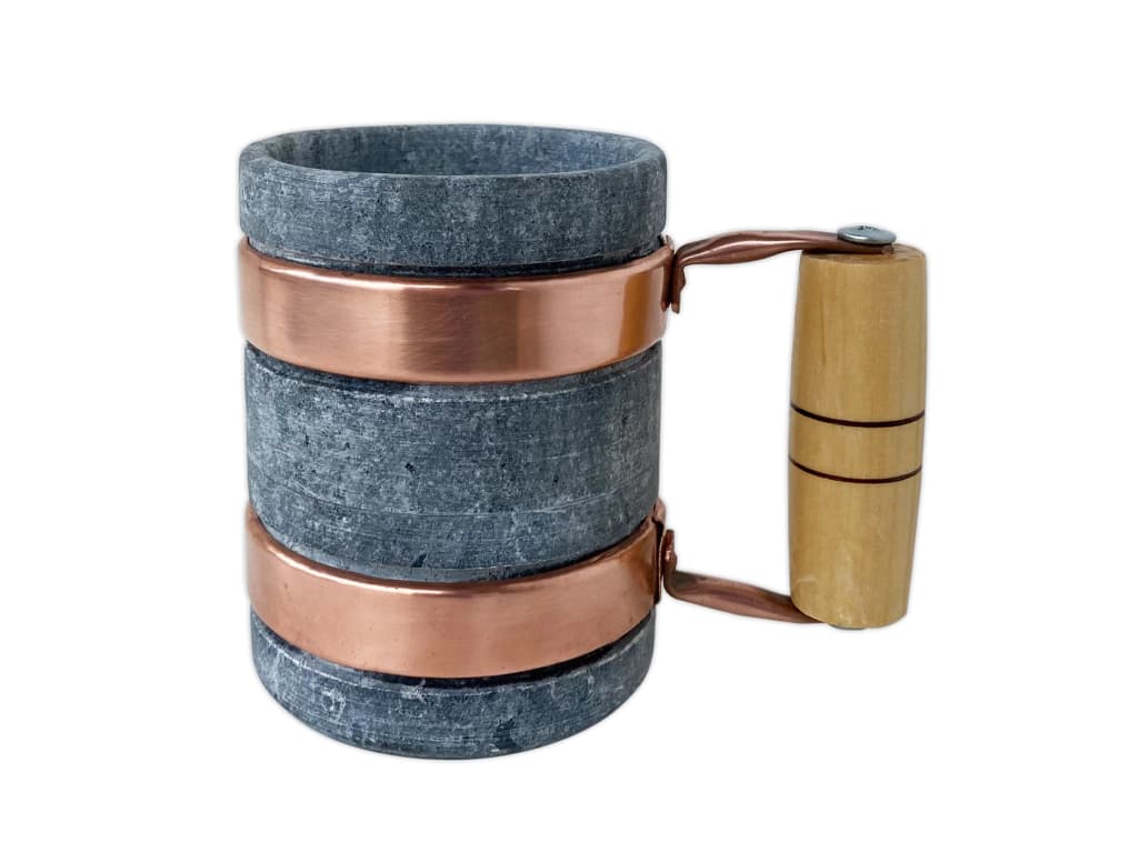 Caneca De Pedra Sabão Com Contorno De Cobre e Alça de madeira